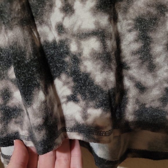 So Black Gray Purple Tie Dye Soft Fade Sweater Size Medium - Picture 6 of 12